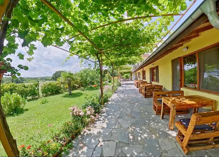 Sirius Guest house Sinemoretz